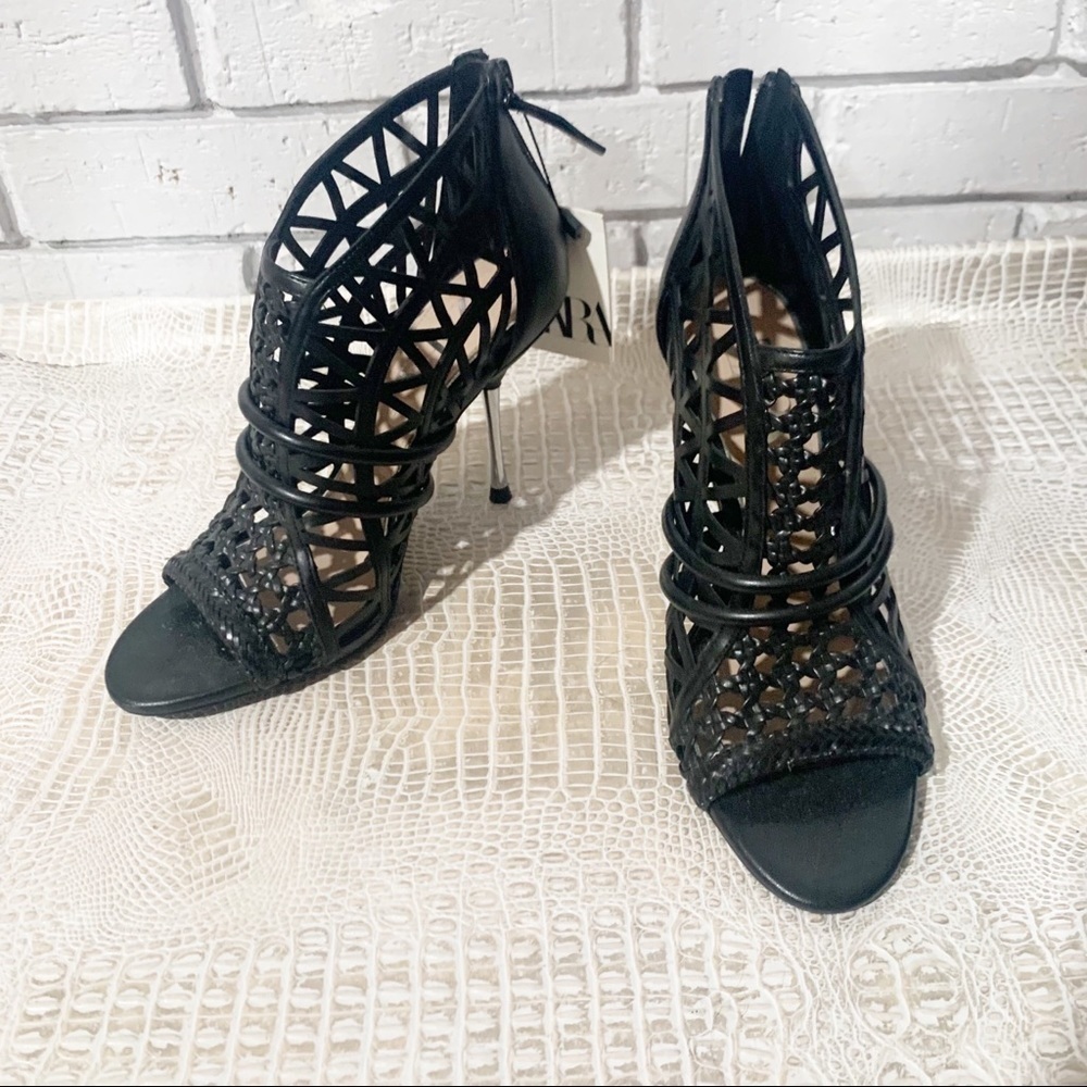 Zara Women’s‎ Black Wrap Around Heeled Sandals